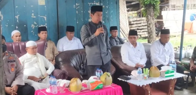 Safari Ramadhan di Desa Krani Jaya, Bagikan Bantuan Sembako dan Uang Tunai Untuk Pembangunan Masjid
