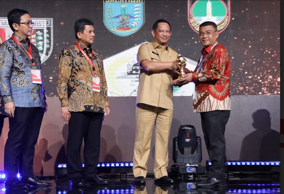 Bupati Terima UHC Tahun 2023 Dari Kementerian Kesehatan Republik Indonesia